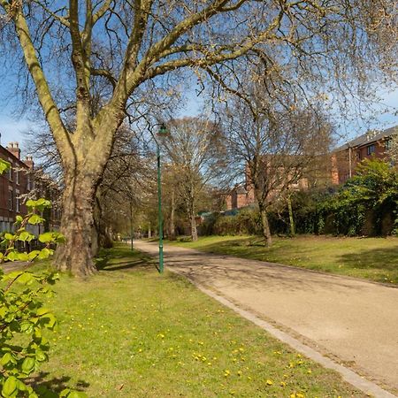 Limpenny Studio Apartment - Work Friendly And Outstanding Garden Studio Close To City Centre Nottingham Zewnętrze zdjęcie