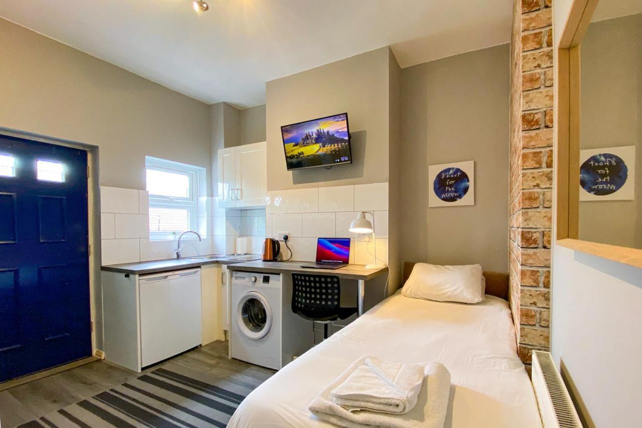 Limpenny Studio Apartment - Work Friendly And Outstanding Garden Studio Close To City Centre Nottingham Zewnętrze zdjęcie